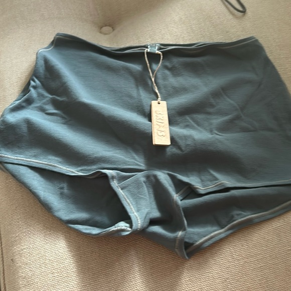 SKIMS Other - SOLD BUT CAN’T ADJUST on SCREEN